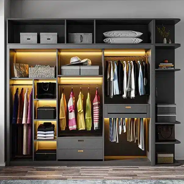 أثاث مودرن بتفصيل حسب الطلب من هومـي – خزائن مودرن- غرفة نوم فندقية